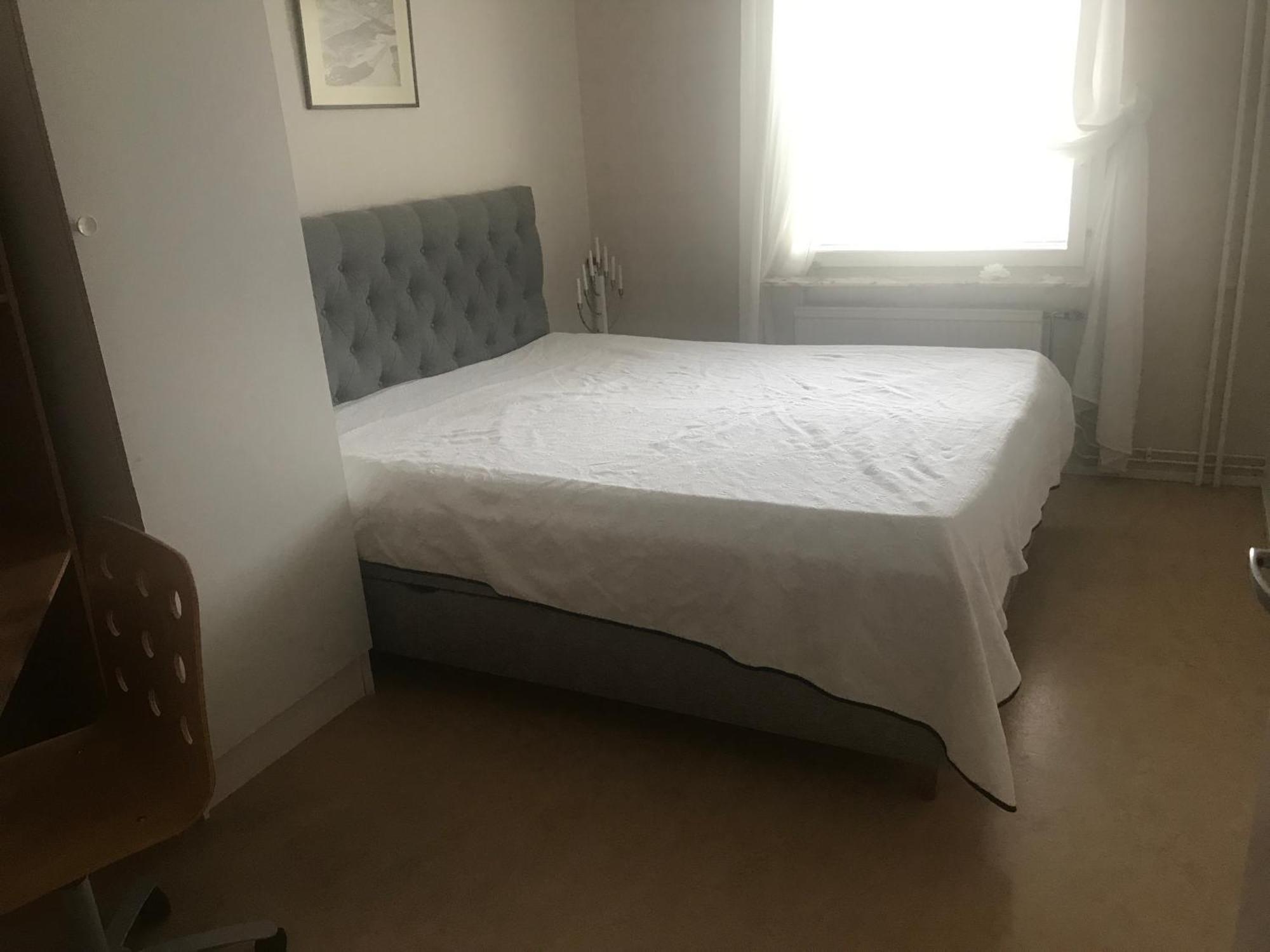 Privat overnatting 2 Sovrum I En Del Av Laegenheten *
